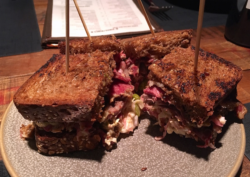 Pastrami sandwich Canalla Bistro