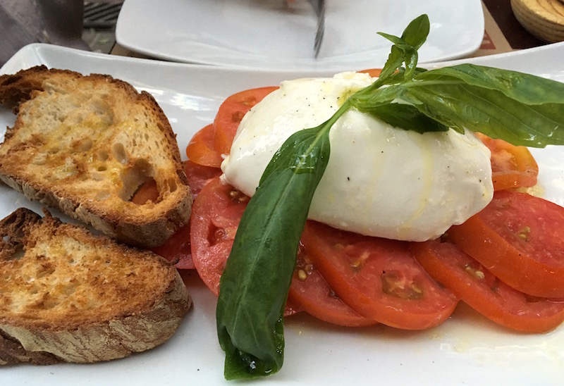lambrusqeria-burrata-salad