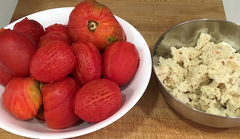 Peeled-tomatoes-bread