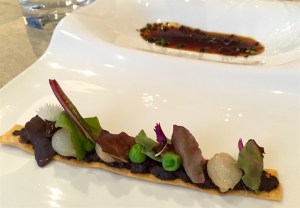 coca de morcilla guisantes karak valencia