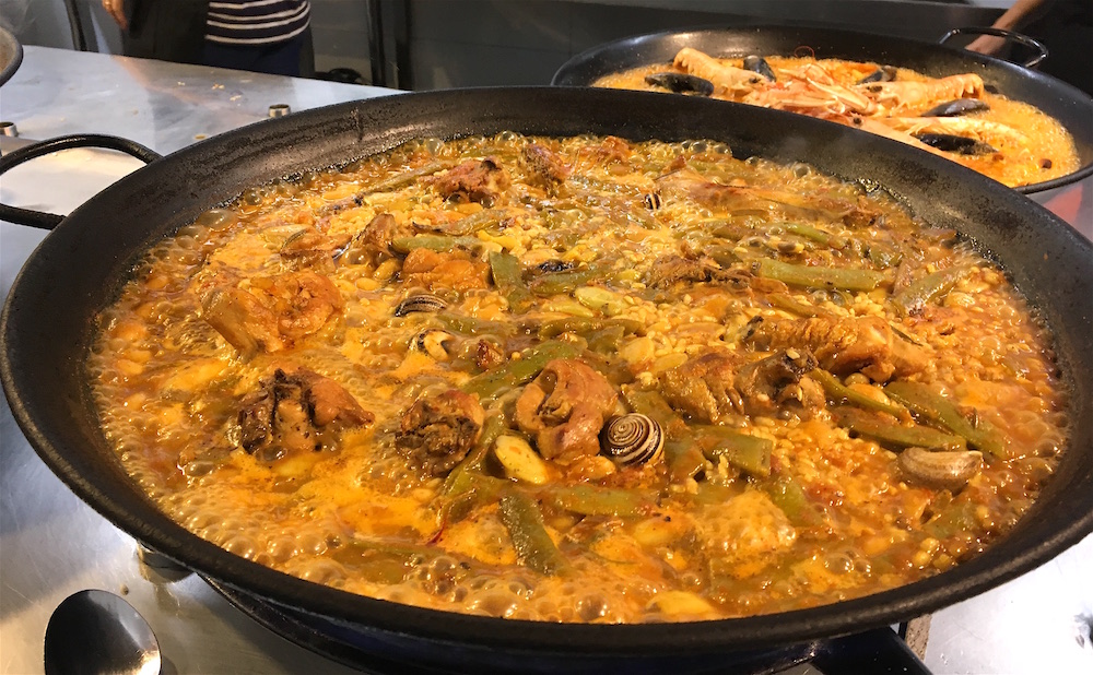 School Valencian paella