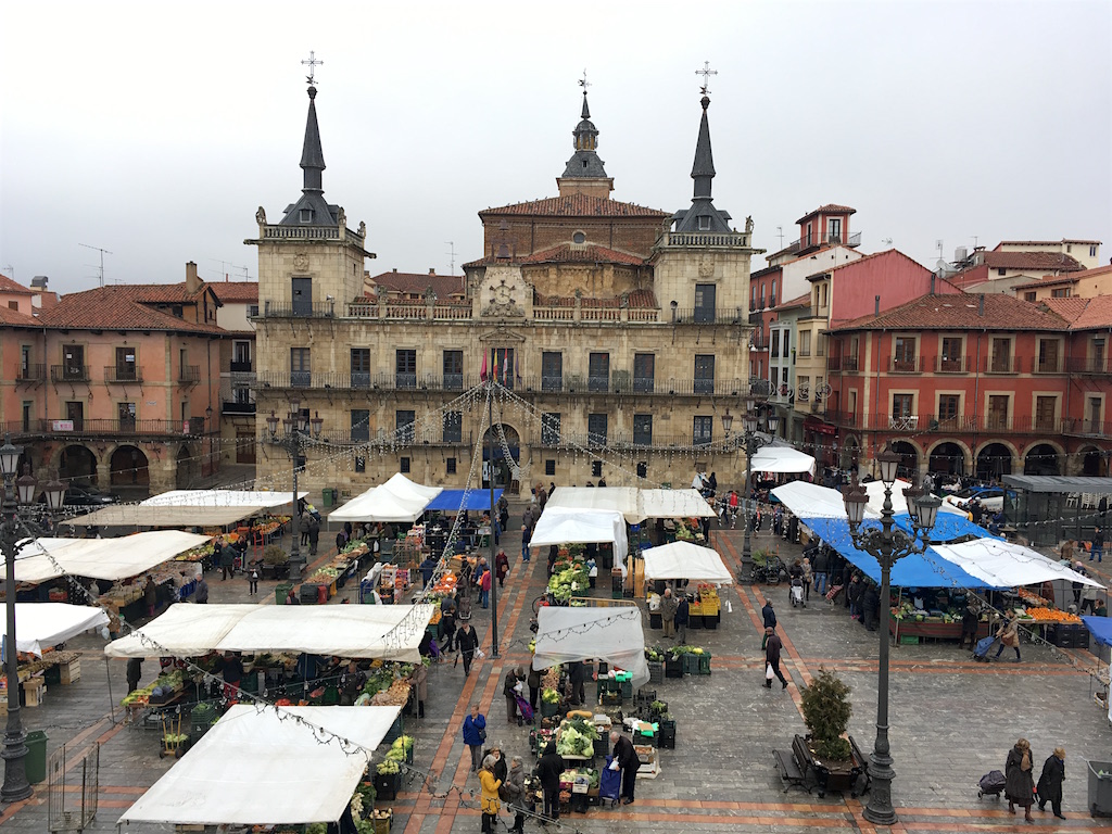 plaza mayor market day leon spain