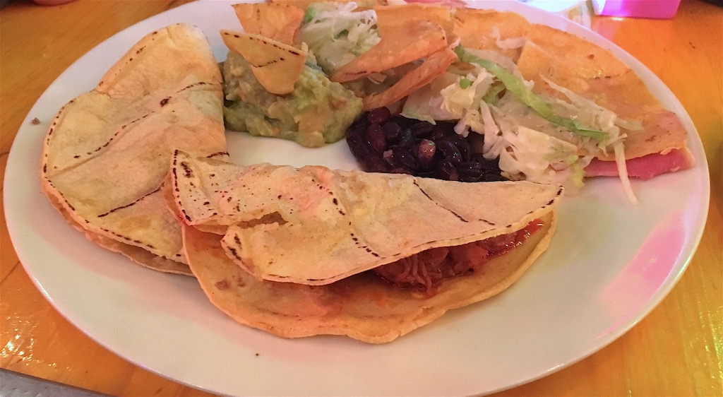 La-Fabrica-Quesadilla-Taco-plate