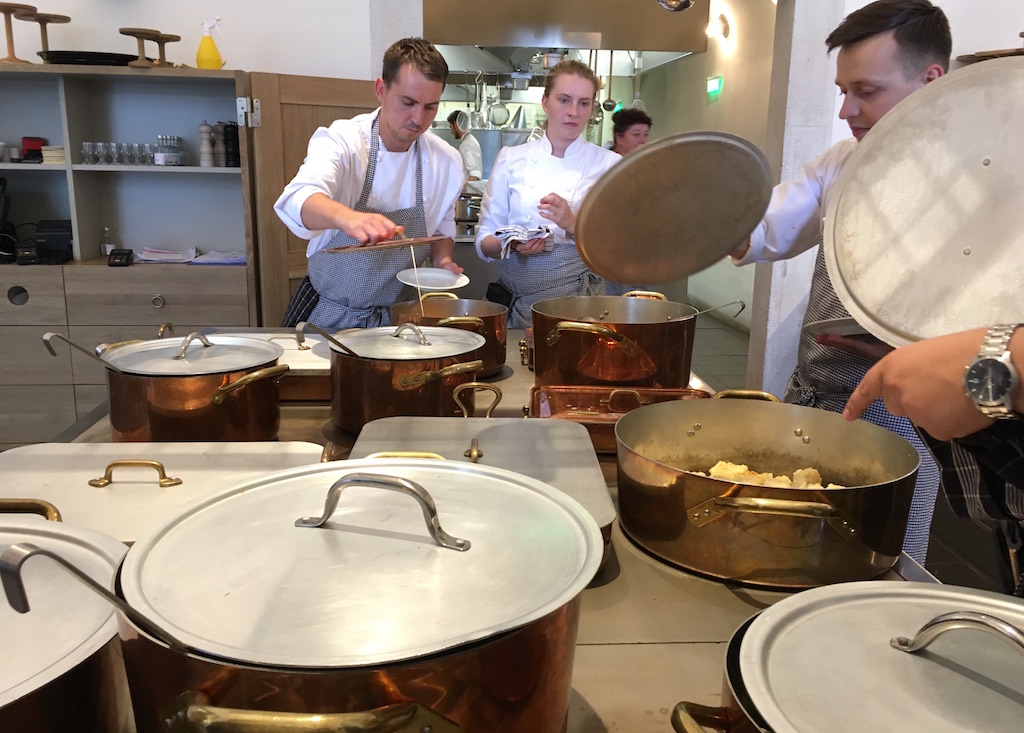 kuchyn restaurant kitchen prague