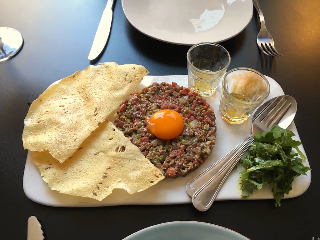 steak tartare cruel restaurante porto