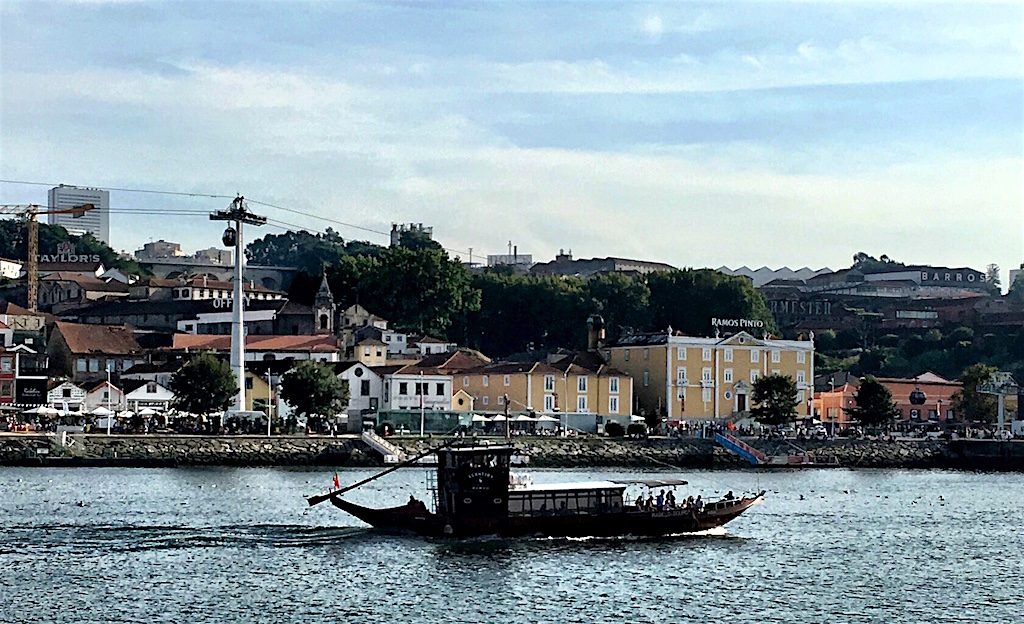 Gaia Port Lodges Rabelo Boat Porto