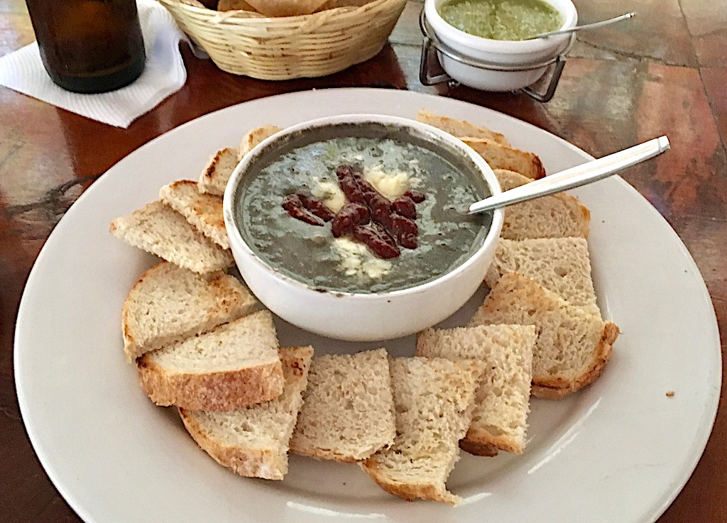 Huitlacoche fondue with bread