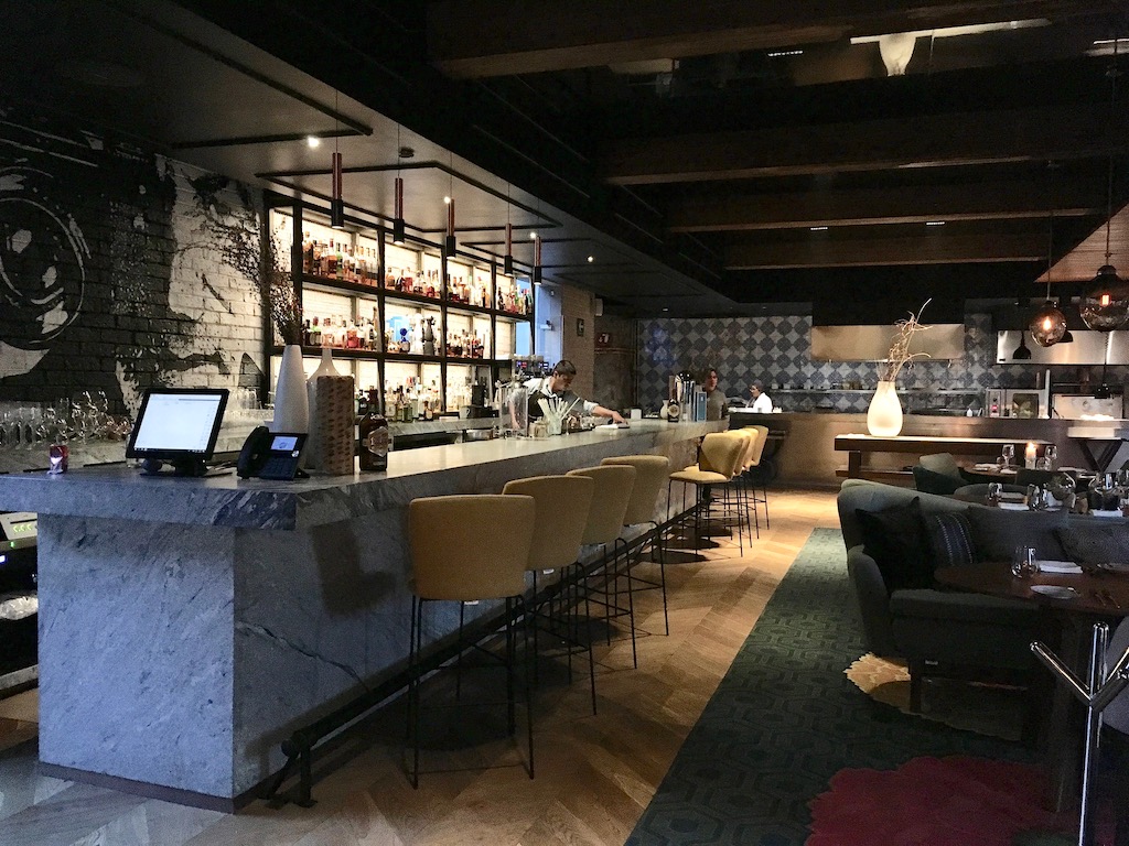 Zibu Allende Bar Live Aqua San Miguel