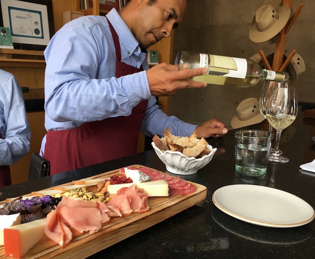 cuna de tierra wine tasting