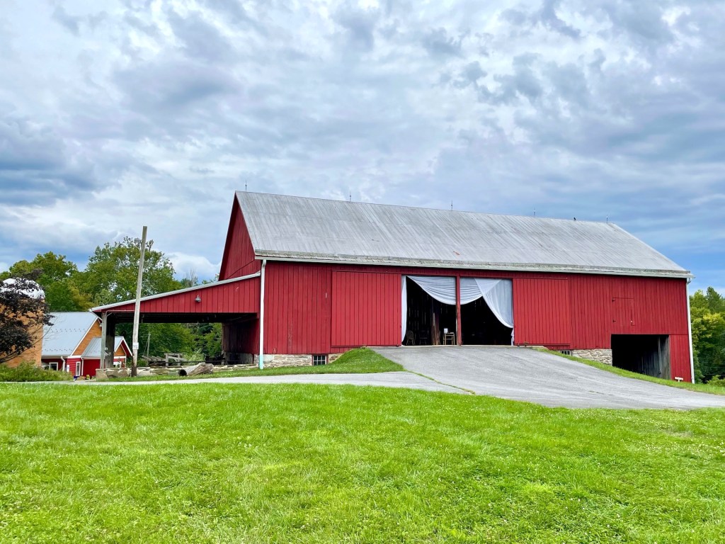 fox haven farm barn